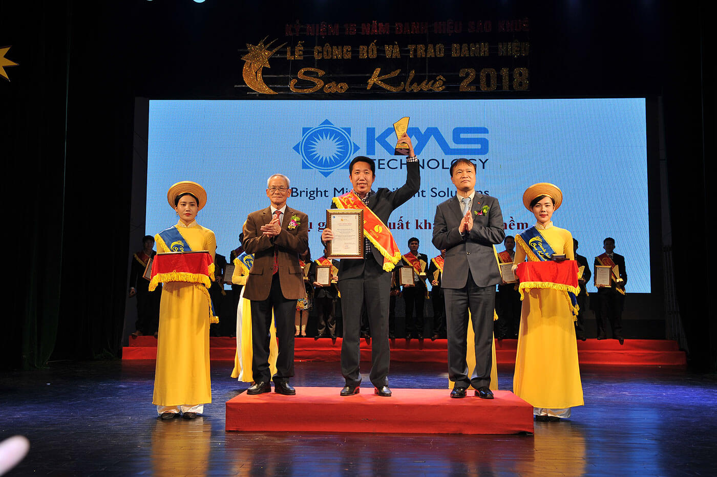 KMS Technology Receives “Top 10 Sao Khue Awards 2018” For the Seventh Consecutive Year